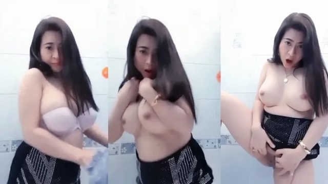 Mahasiswa Viral VCS Tante Binal di Kamar Mandi